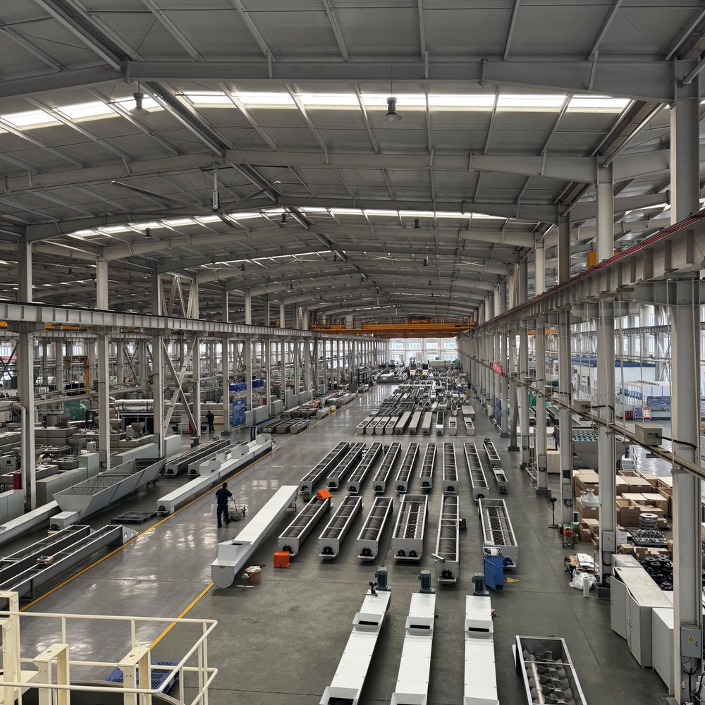 Production floor of a Chinese equipment manufacturer during a supplier visit